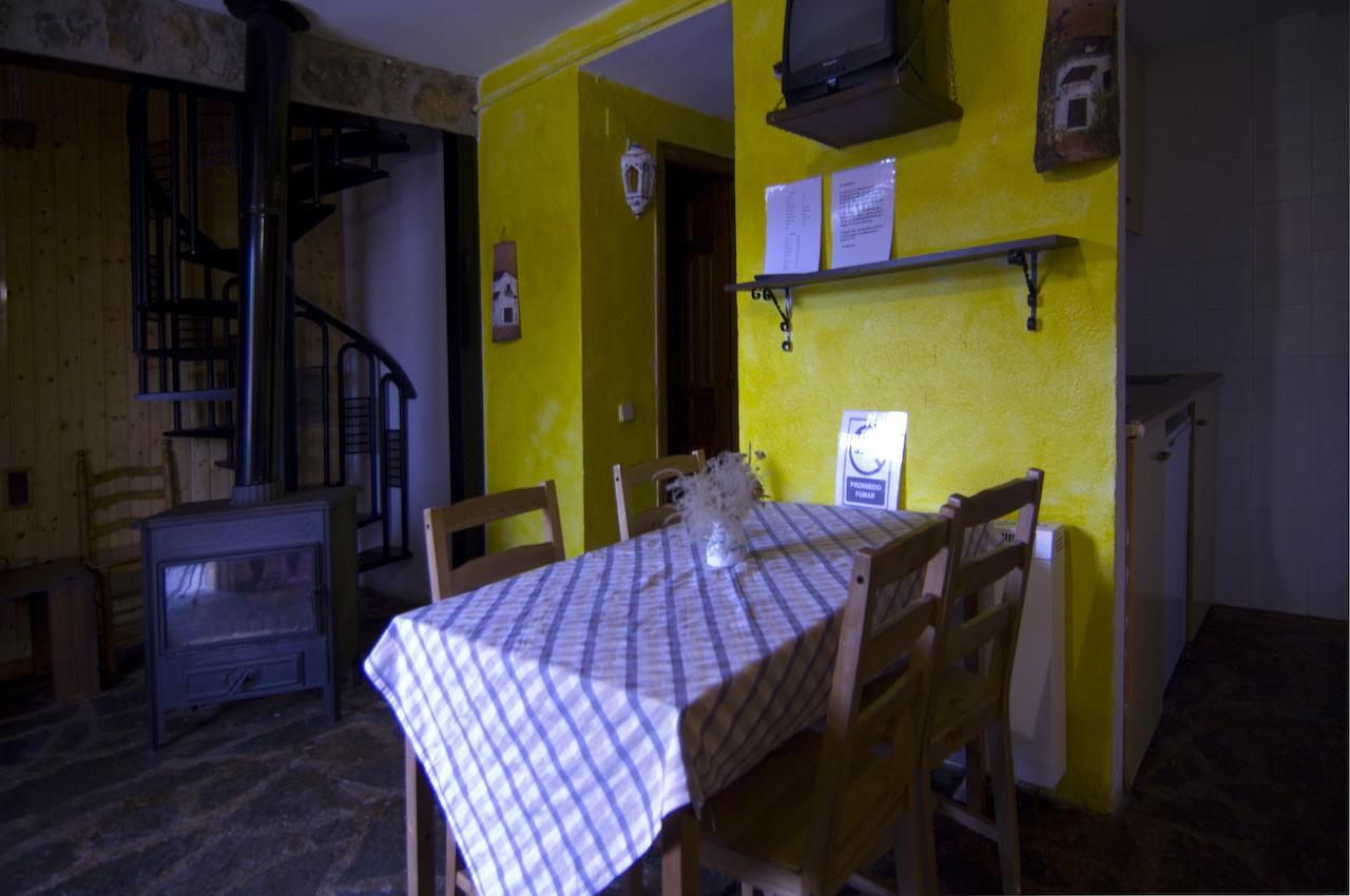 Hotel Rural Los Quinones Peralejos de las Truchas Room photo